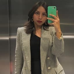 Mónica avatar