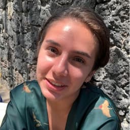 María avatar