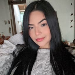 Lesly avatar