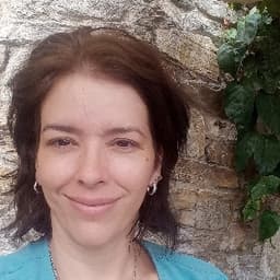 Mónica avatar