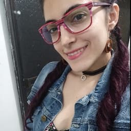 Daniela avatar