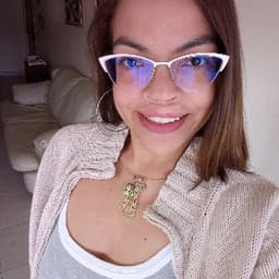 María avatar