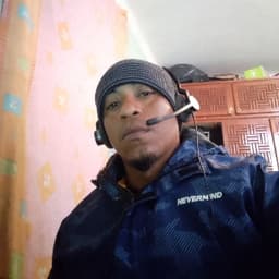 Julio avatar