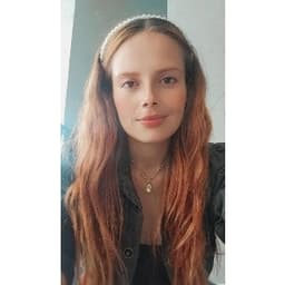 Adriana avatar