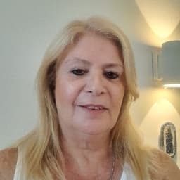 Mónica avatar