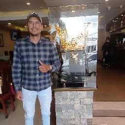 Reyes avatar