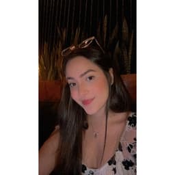 Laura avatar