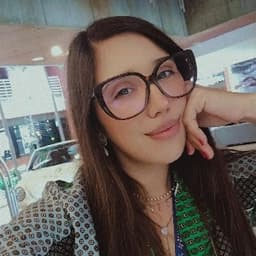 María avatar