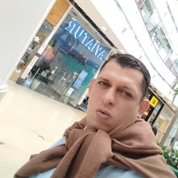 Julián avatar